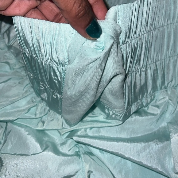 Free People Movement Women's Mint Color Active Shorts size Medium - Picture 3 of 8